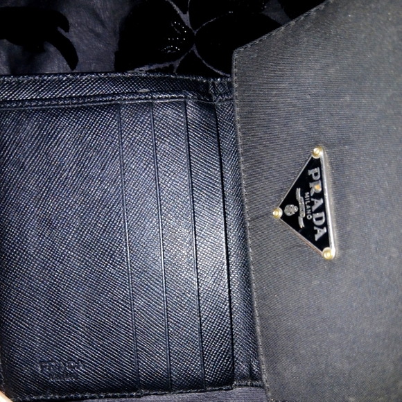 AUTHENTIC PRADA SMALL BLACK WALLET - Picture 6 of 7